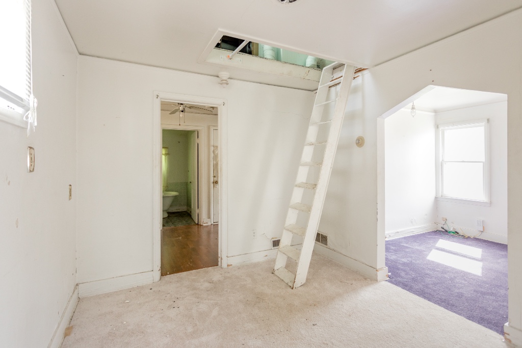 Nice Starter Church + Small House | Real Estate Professional Services