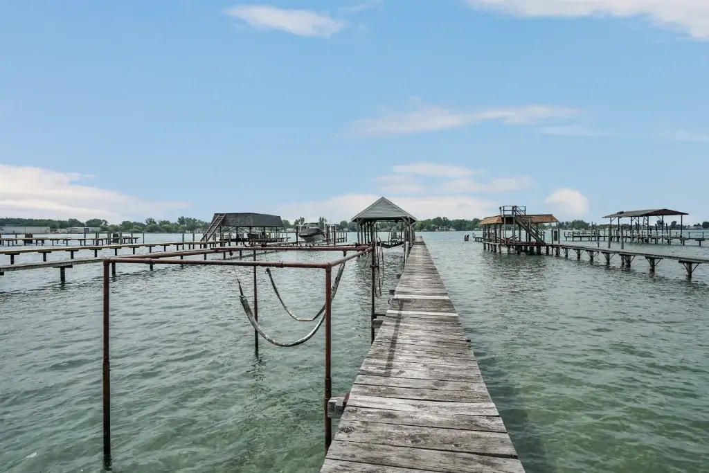 Pointe Trimble Rd Residence | Real Estate Professional Services