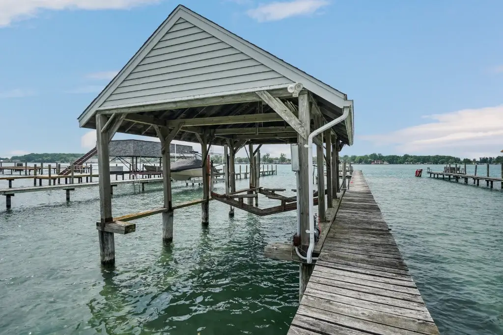 Pointe Trimble Rd Residence | Real Estate Professional Services