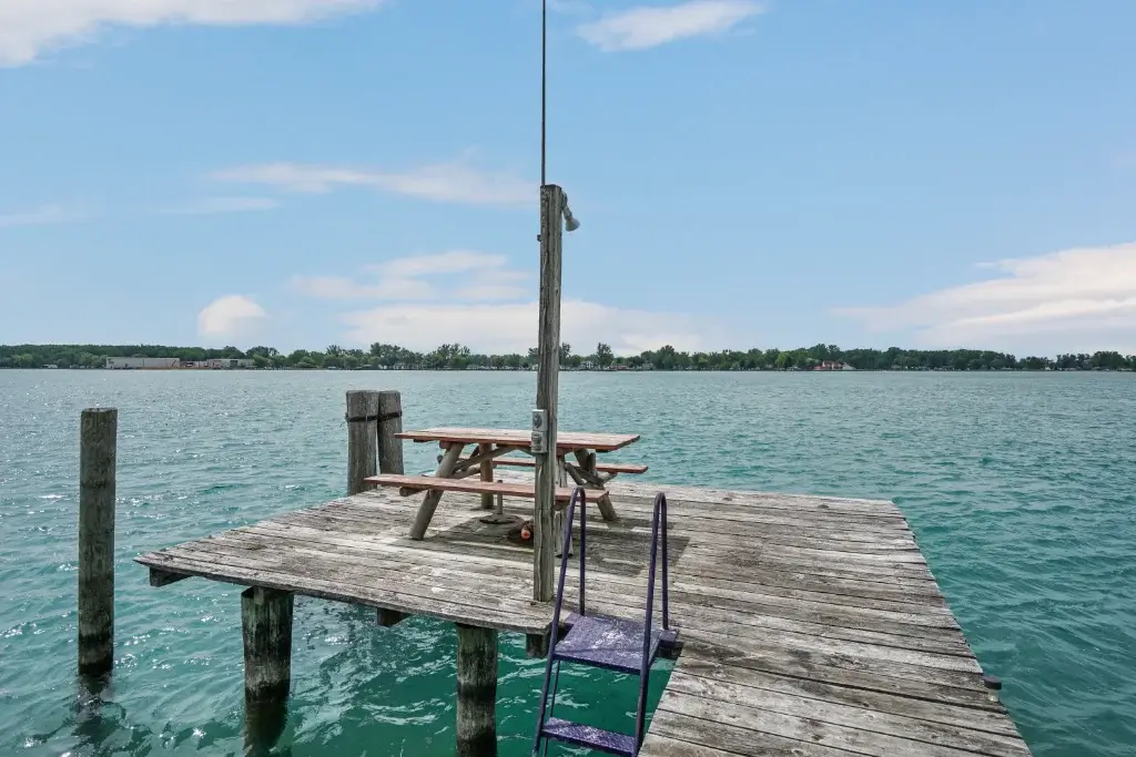 Pointe Trimble Rd Residence | Real Estate Professional Services