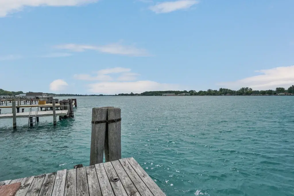 Pointe Trimble Rd Residence | Real Estate Professional Services